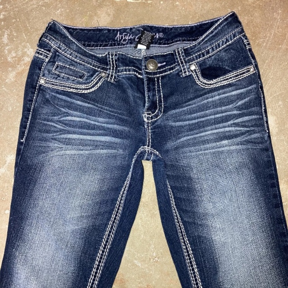 Ariya Jeans Flap Pocket Bling Embroidered Bootcut Blue Jeans Size 7/8L31 - Picture 4 of 10